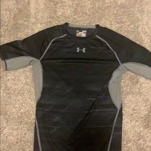 Black/Grey UnderArmour Compression T-shirt.